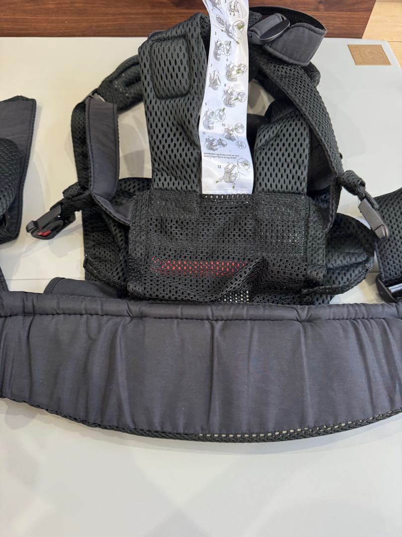 BABYBJÖRN ハーモニー　抱っこひも ブラック メッシュ