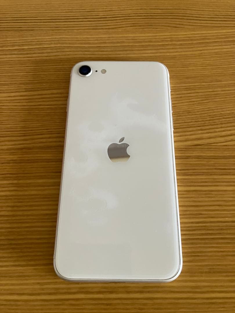 Apple iPhone SE3 ホワイト 画面ひび割れあり 本体(備品付き)
