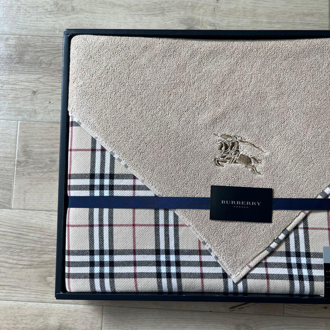★新品　バーバリー【BURBERRY】綿 ハーフケット　ノバチェック　西川産業