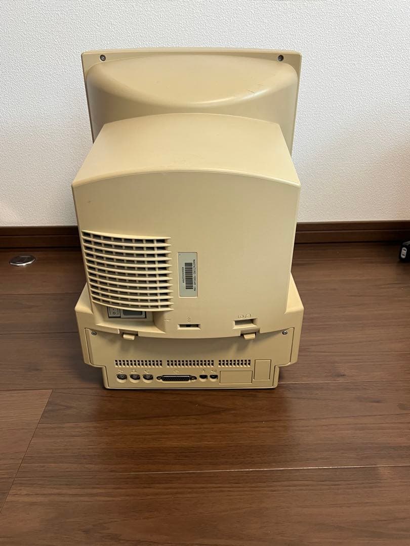 Macintosh LC575 本体