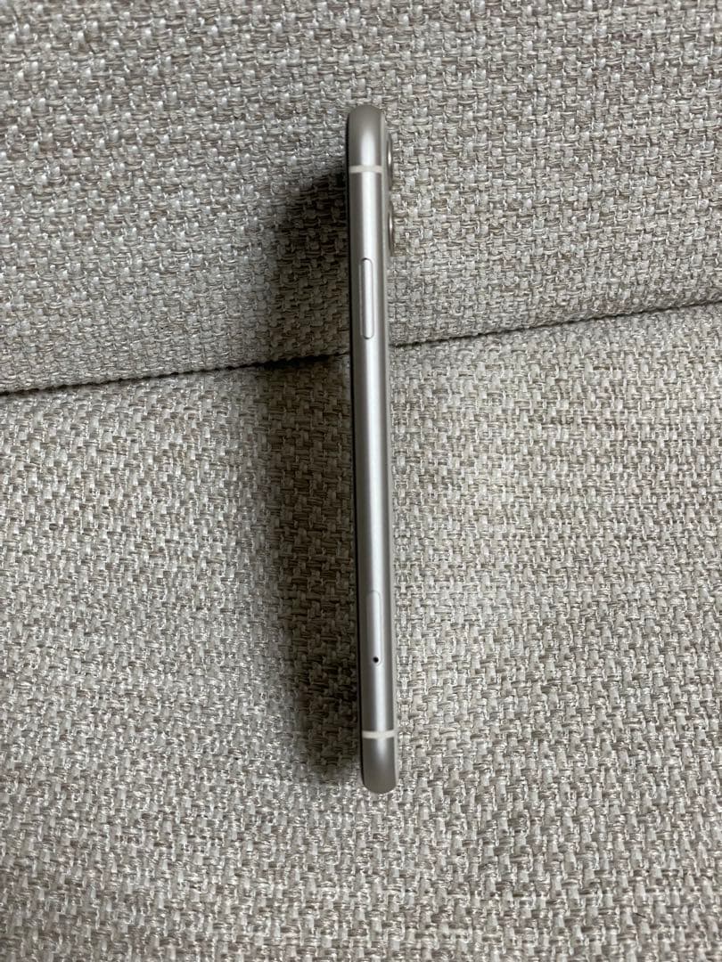 iPhone11 128GB ホワイト　SIMロック解除済み　カメラ不良
