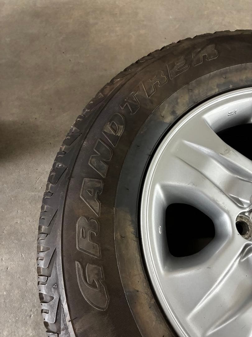 ランクル100 トヨタ純正　タイヤホイールセット 17インチ　ダンロップ