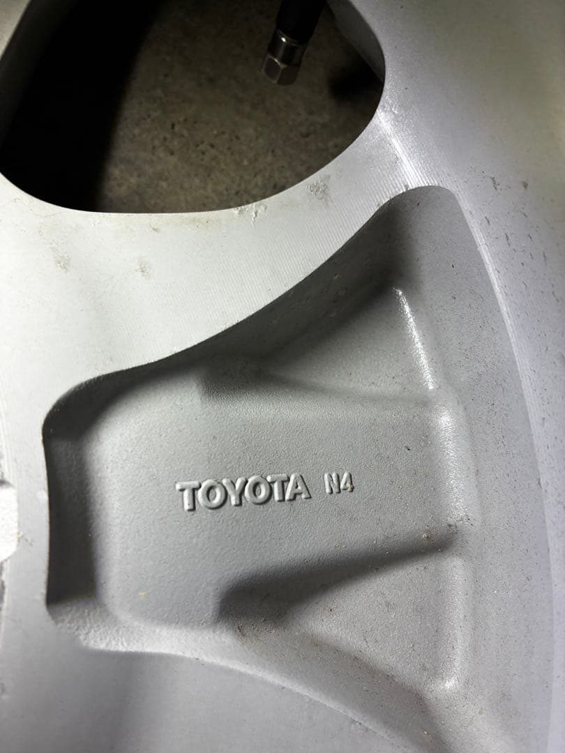 ランクル100 トヨタ純正　タイヤホイールセット 17インチ　ダンロップ