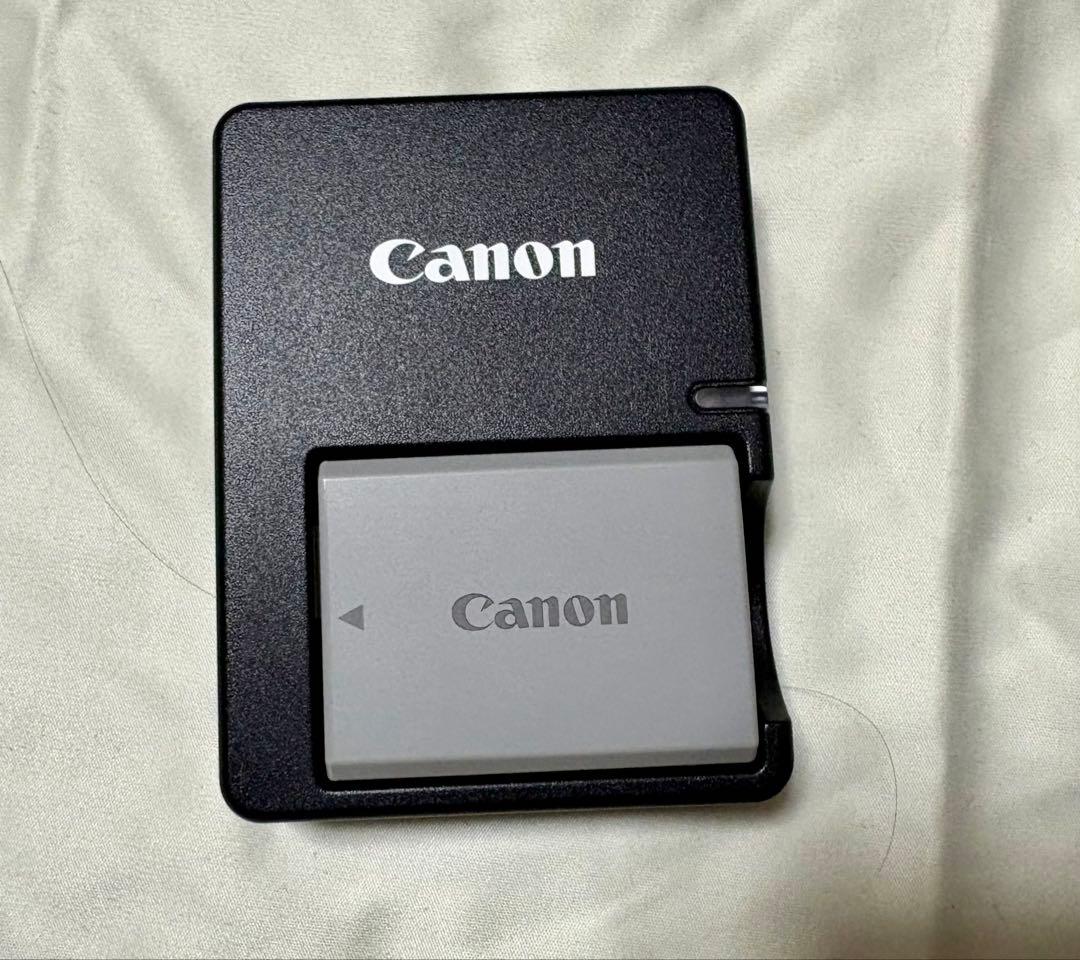 Canon EOS Kiss X3 デジタル一眼レフカメラ 　ダブルズームキット