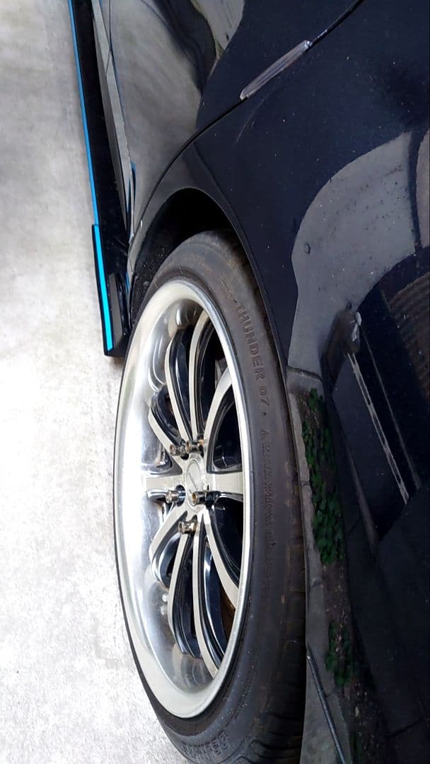 コズミックベネルディ20インチ 114.3mm5H 値下げ。送料込みは五万円。