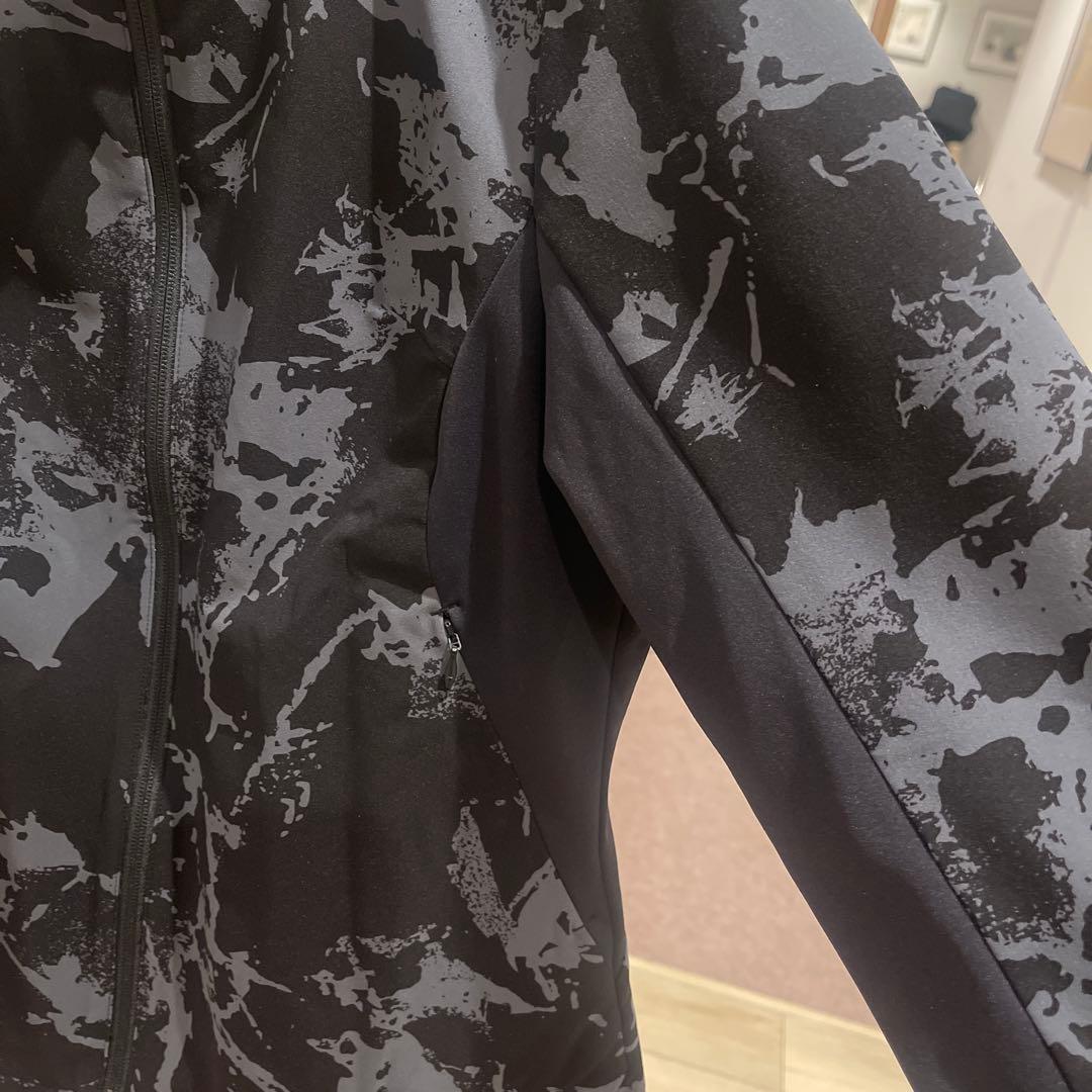 デサントゴルフ　ブルゾン　Lサイズ