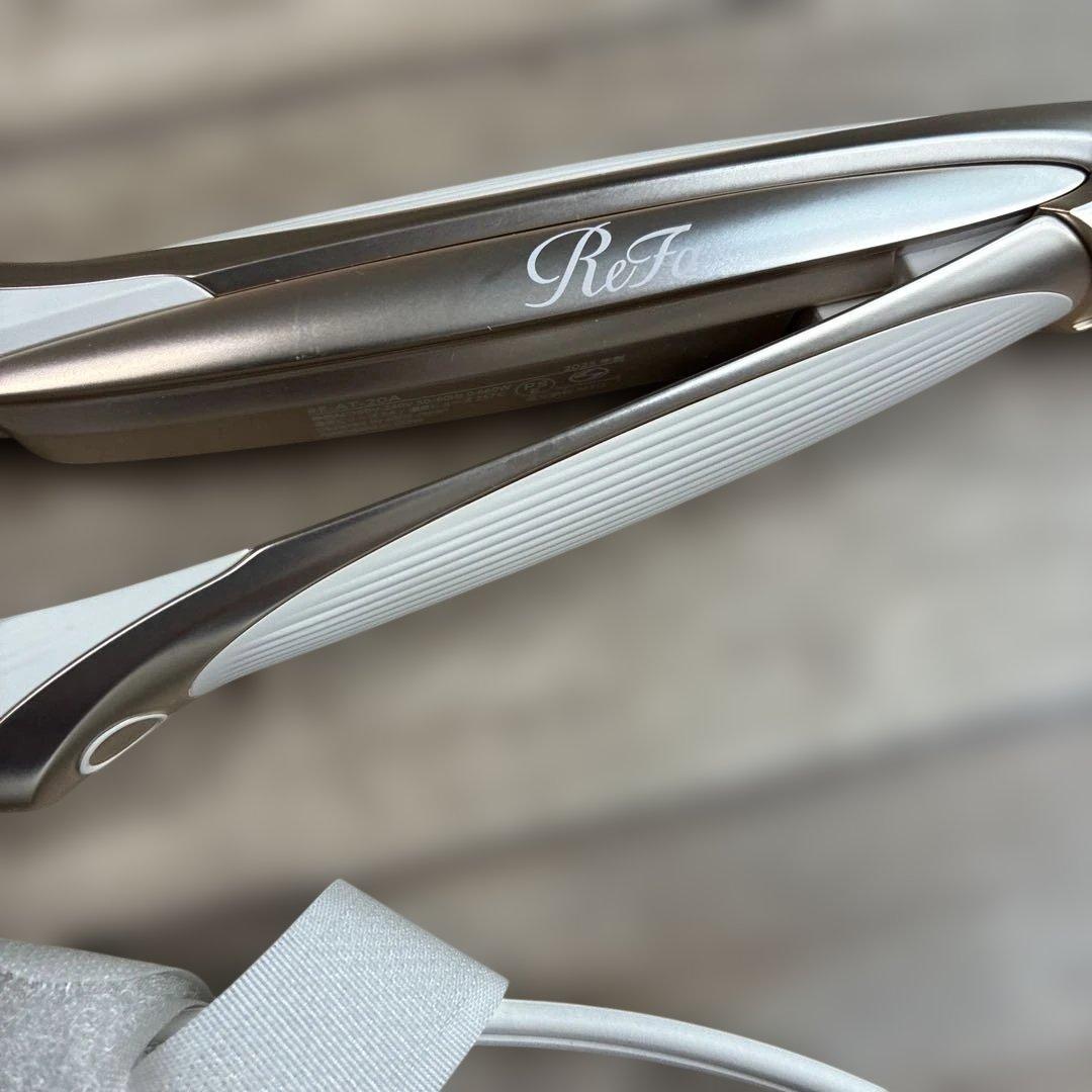 リファ　ストレートアイロン　refa