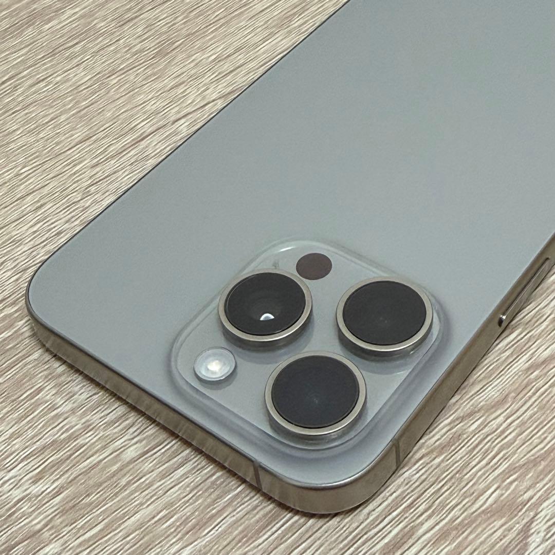 iPhone 15 Pro Max 本体 + 充電ケーブル + クリアケース