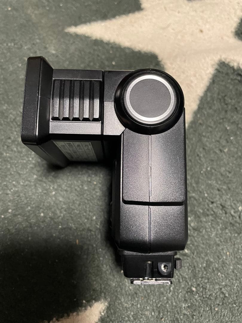 最終価格Nikon New FM2 50mm単焦点、36〜72ズーム、ストロボ付