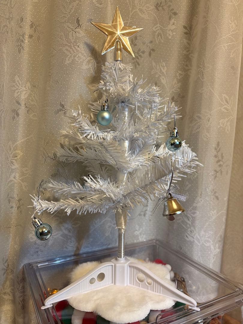 羊毛フェルト　ハンドメイド　クリスマスツリーにセキセイインコ