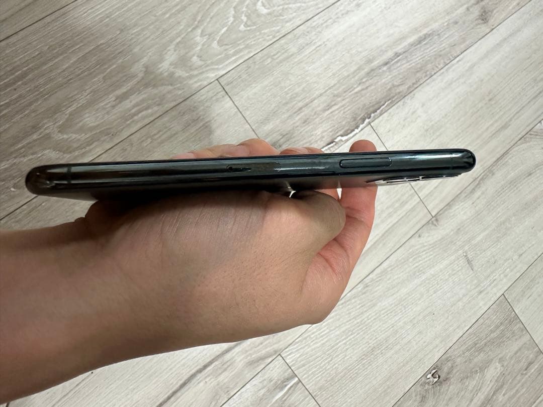 Apple iPhone 11pro ミッドナイトグリーン 美品