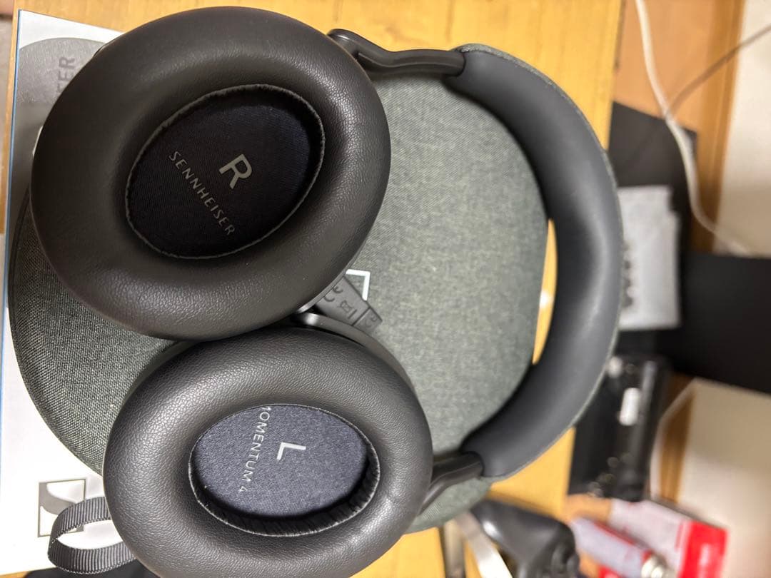 ゼンハイザーワイヤレスヘッドホンMOMENTUM 4 Wireless ブラック