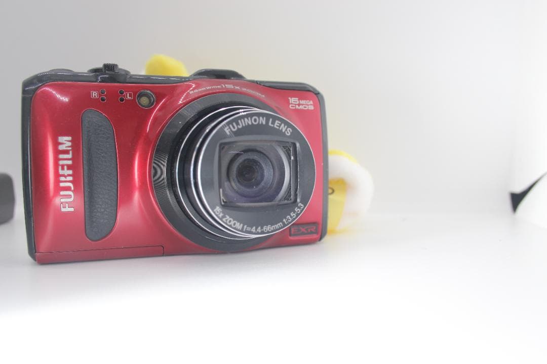 （美品）FUJIFILM F600EXR 赤　レッド　充電器付き