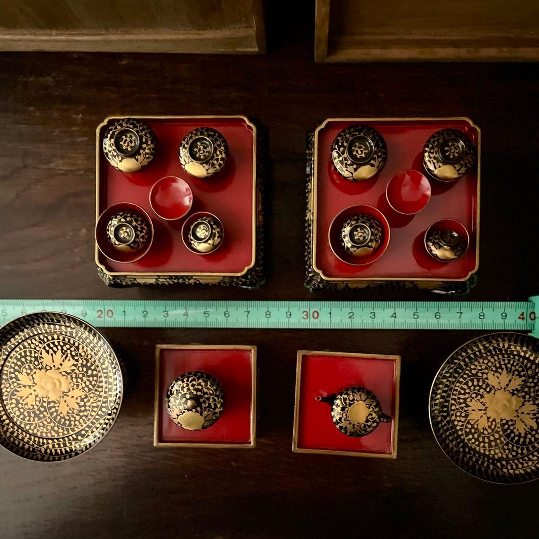 時代雛道具 本金 極上牡丹唐草 御膳揃 掛盤膳 希少サイズ 共箱付
