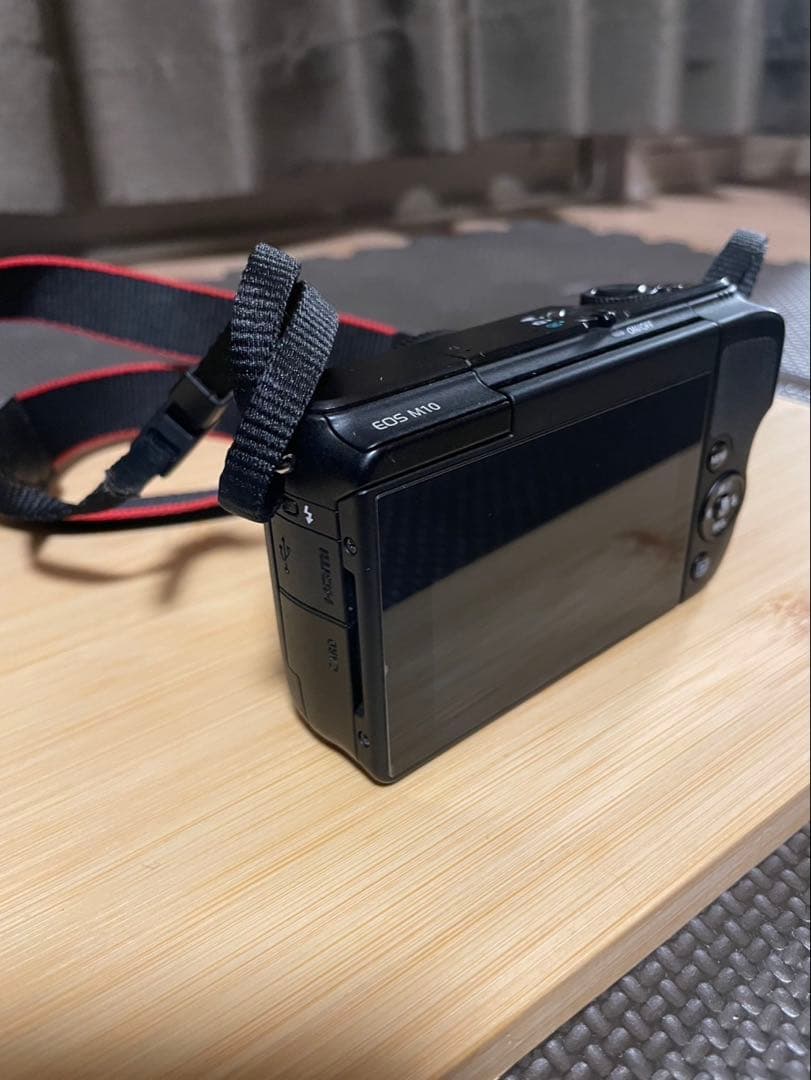 Canon EOS M10 デジタルミラーレス一眼レフカメラ＆単焦点広角レンズ