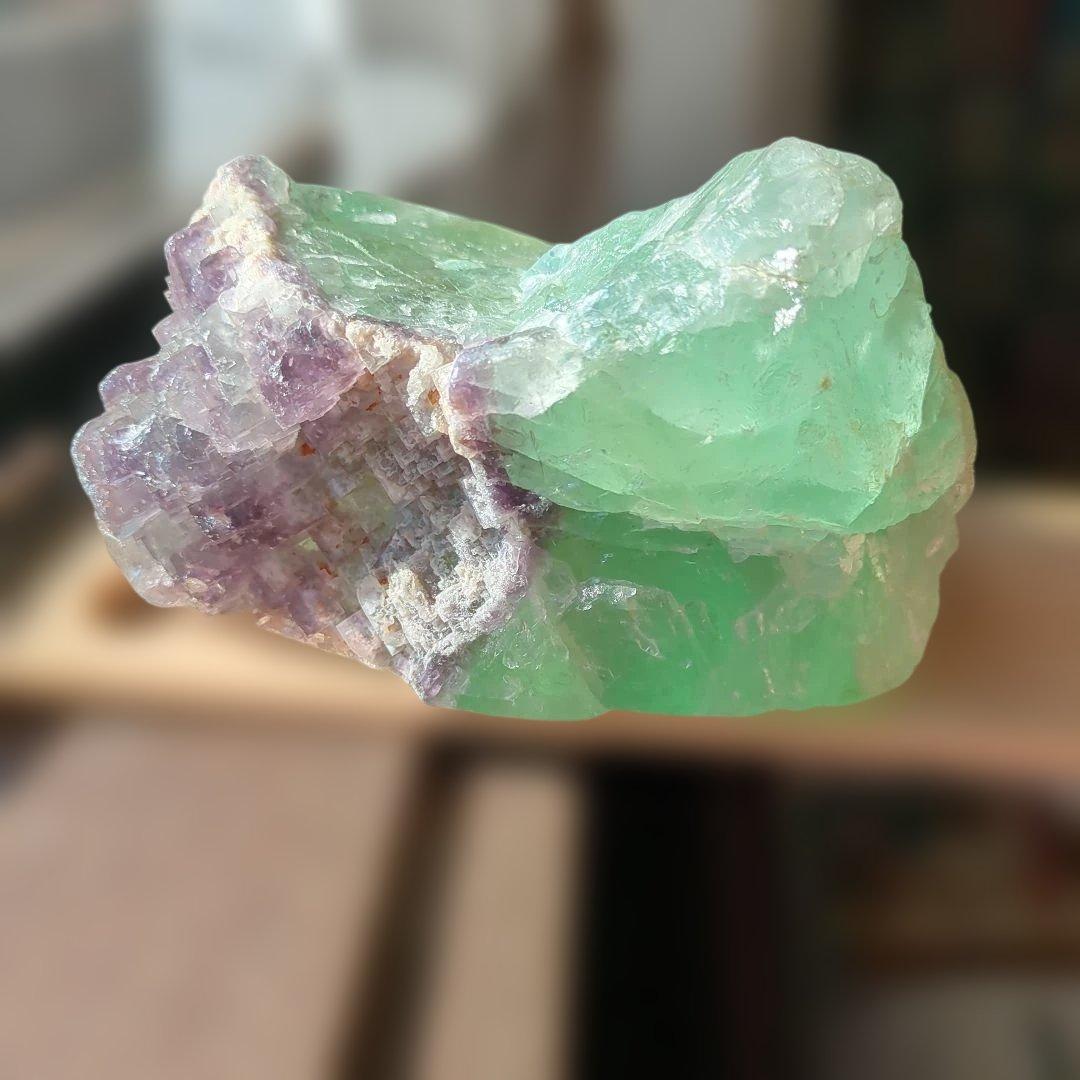 【年末特別セール60％OFF】大きなフローライト原石　パワーストーン　置物