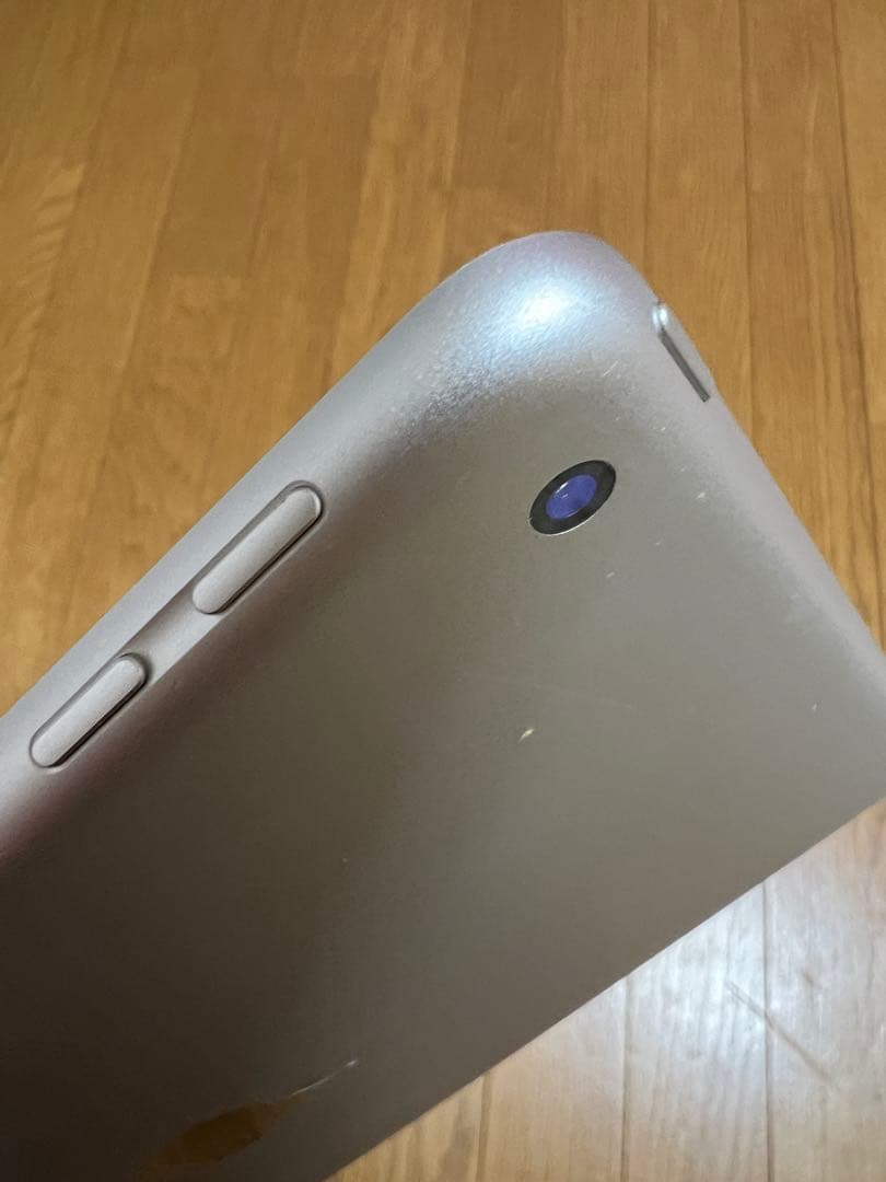 Apple iPad 第5世代　32GB シルバー