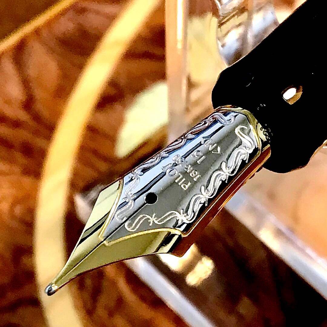 ☆ほぼ新品☆最極上品☆素晴らしいパイロットカスタム845漆万年筆(M)