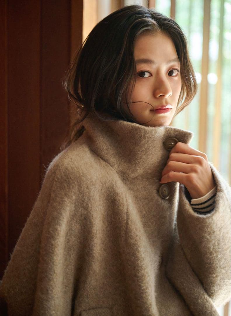 極美品　23AW ルーニィ　スタンドカラードルマンコート ショートコートポンチョ