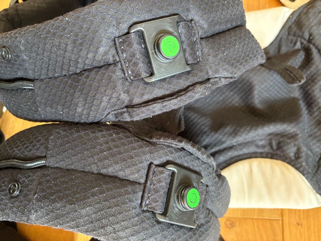 NUNA 抱っこ紐 黒 (キャビア［直営店限定］)