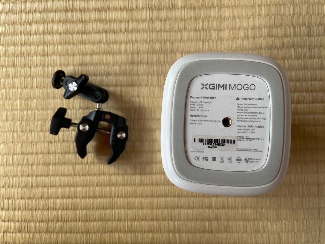 XGIMI MOGO プロジェクター 本体とクリップマウント