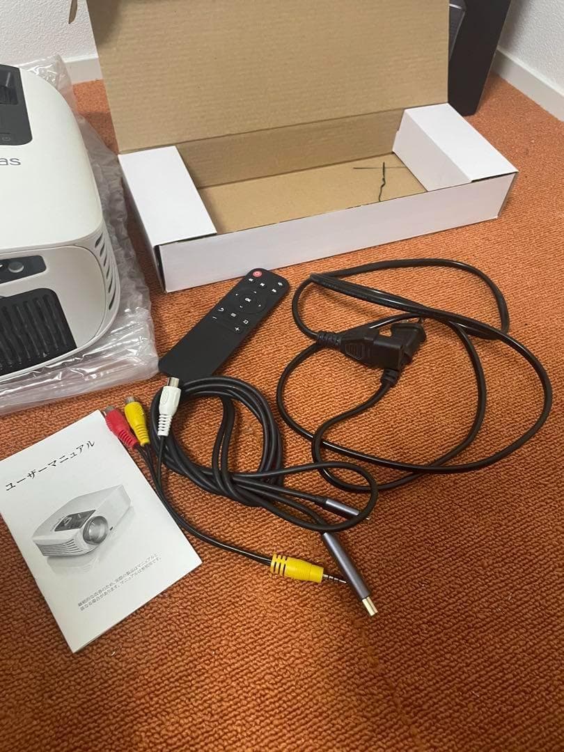 美品 LEDプロジェクター