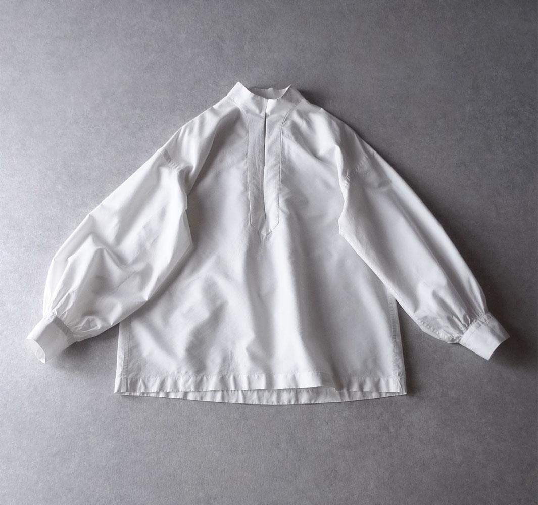 美品 ロエフ 3,2万 スタンドカラーブラウス ホワイト LOEFF Y262