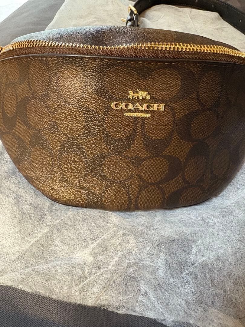 週末価格コーチ　ボディバッグ