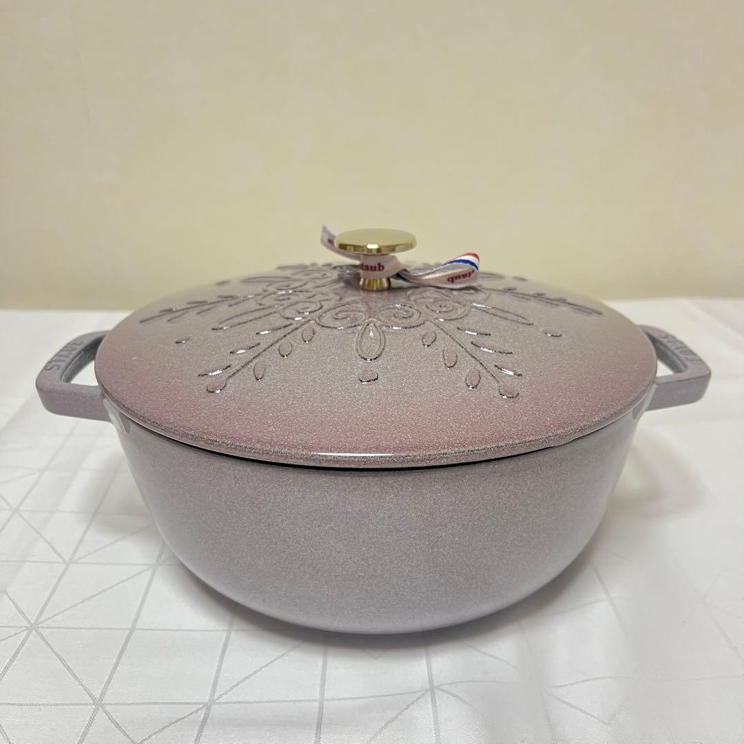 【新品未使用】STAUBストウブワナベ XL❄︎スノーフレーク❄︎24cm 真鍮ノブ