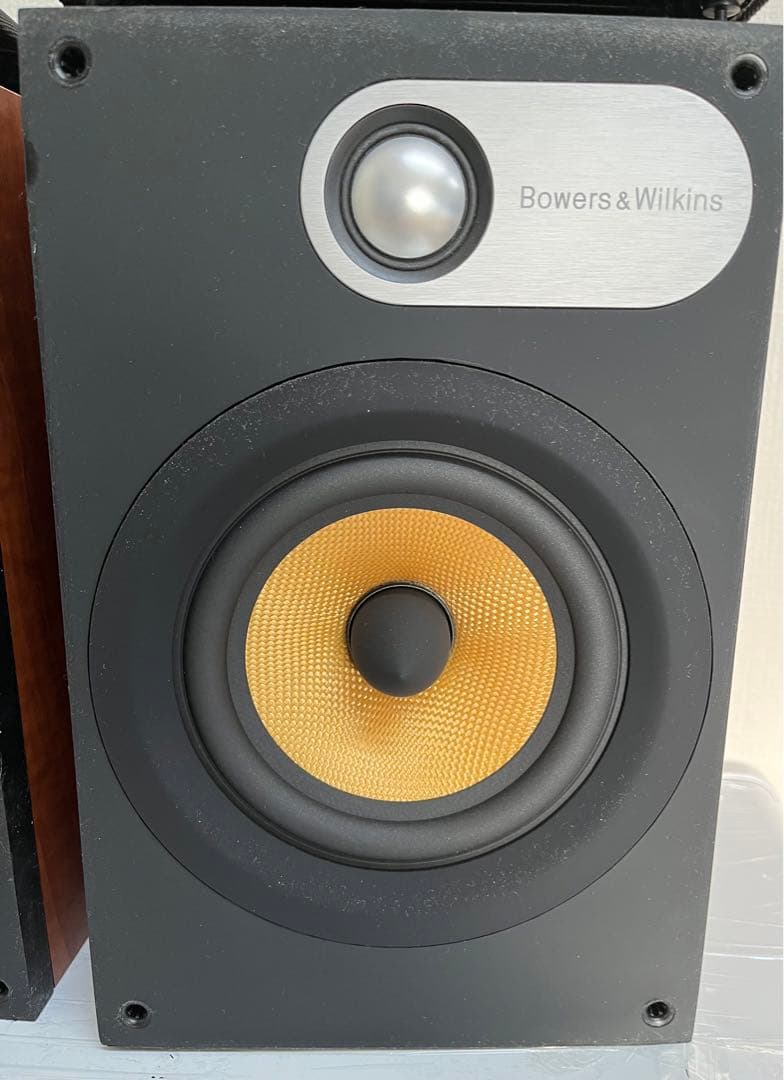B&W (Bowers & Wilkins) ブックシェルフスピーカー 686