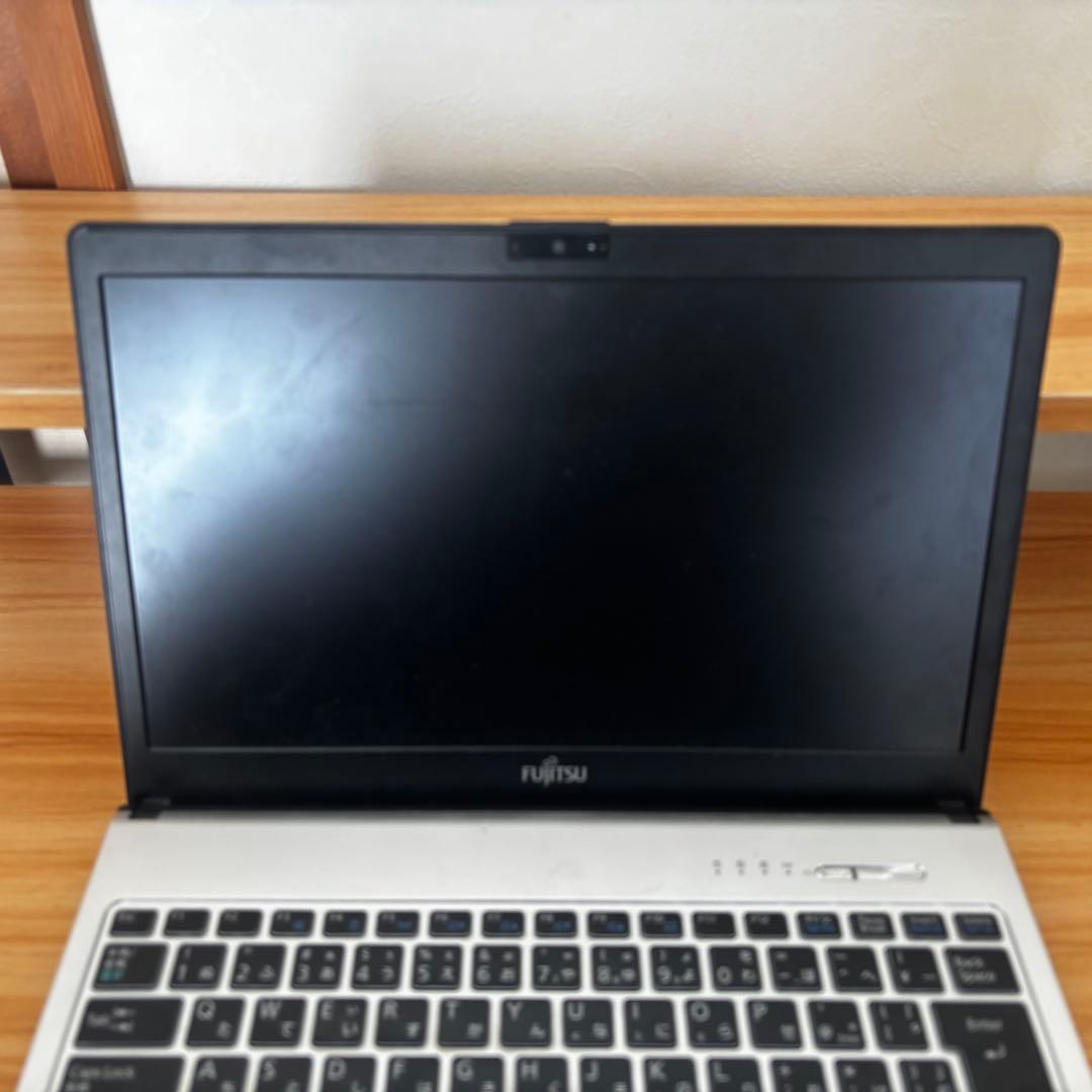 【FUJITSU】ノートPC i5搭載 メモリ8GBSSD256GB／Win11