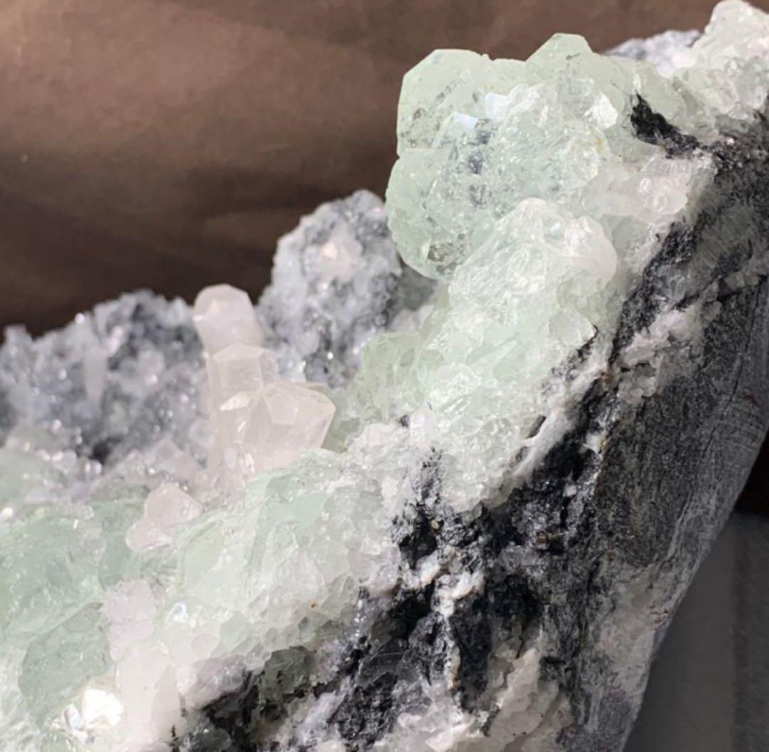 ALLSALE☆自然の神秘☆大型淡いグリーンフローライト原石クラスター