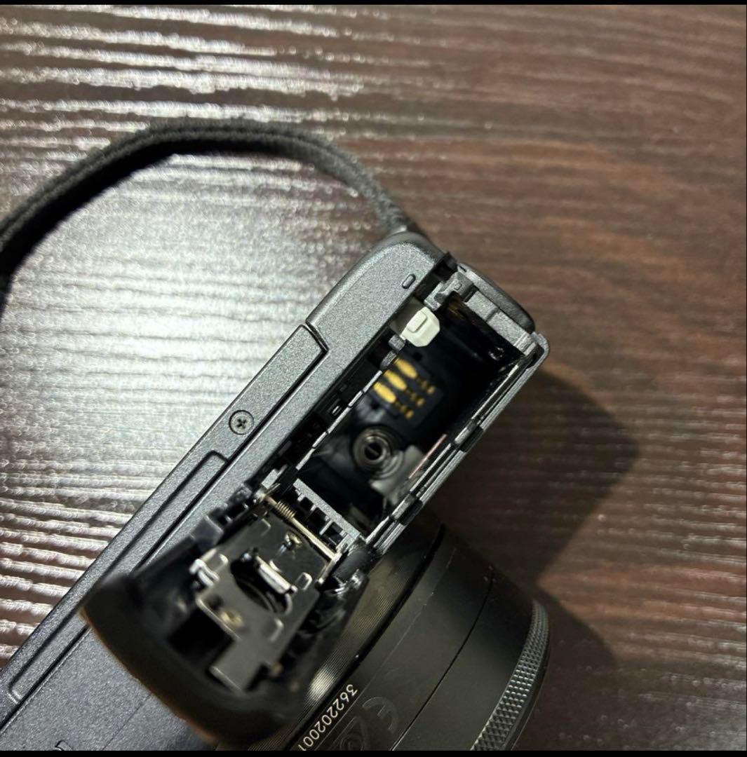 Canon EOS M100ミラーレスカメラ 22mmレンズ付き