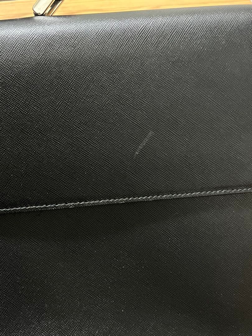 プラダ ブリーフケース