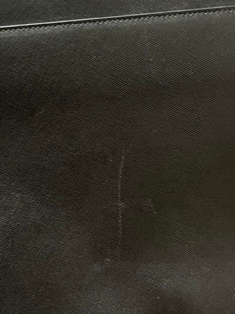 プラダ ブリーフケース