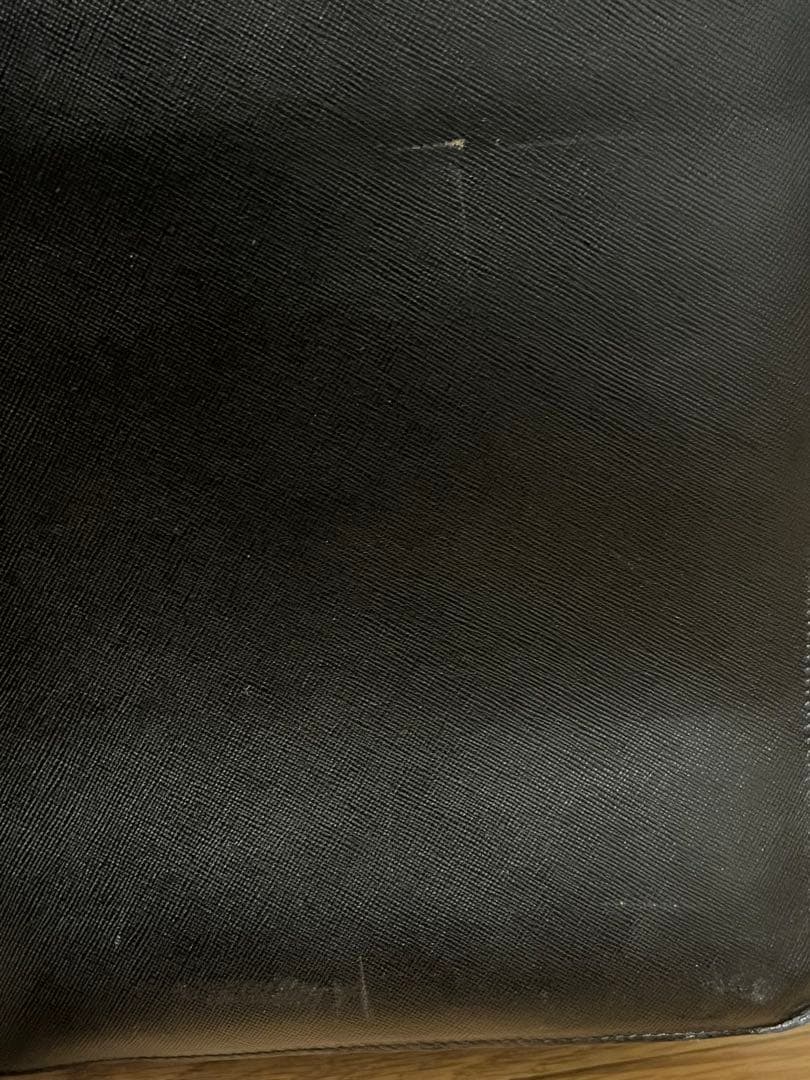 プラダ ブリーフケース