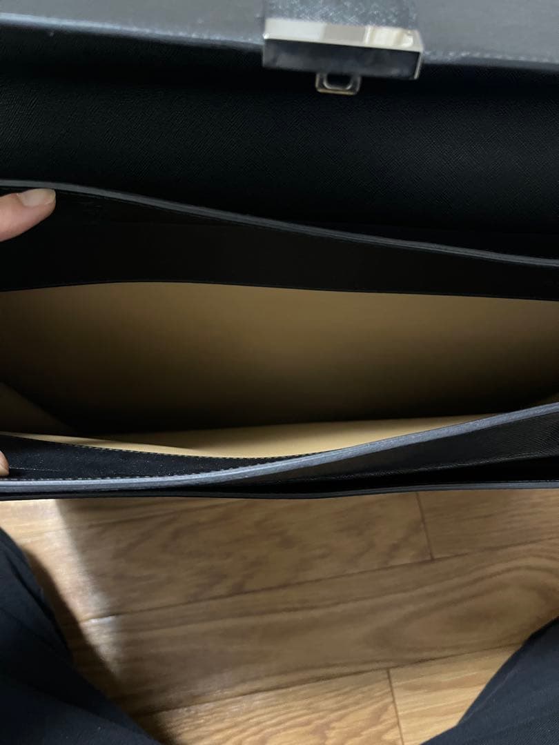 プラダ ブリーフケース