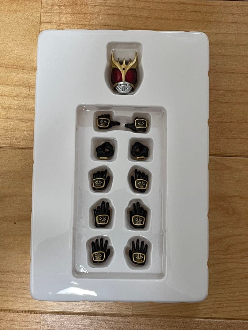 S.H.Fクウガ アルティメットフォーム &ン・ダグバ・ゼバ(真骨彫製)