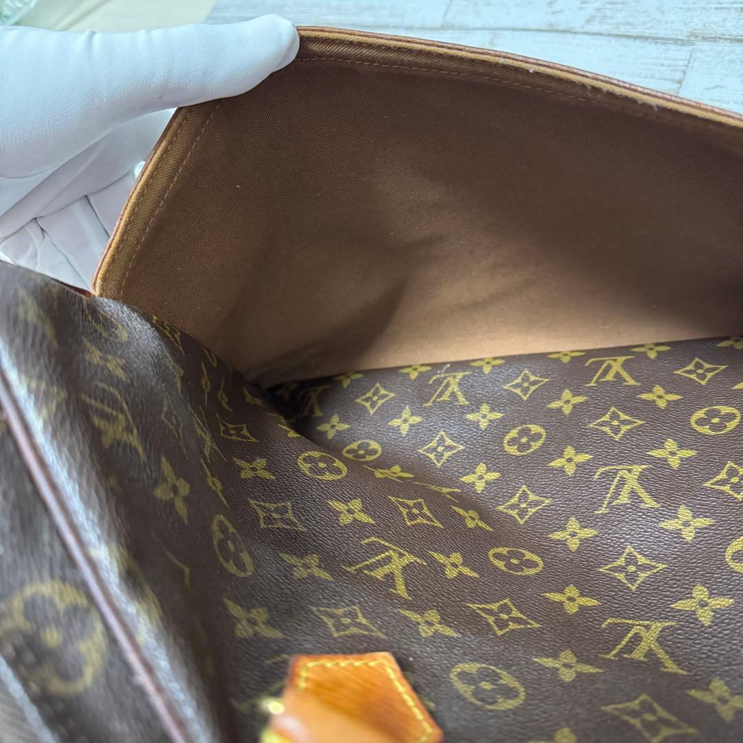 ルイヴィトン ポルト ドキュマン ヴォワヤージュ 2コンパートメント