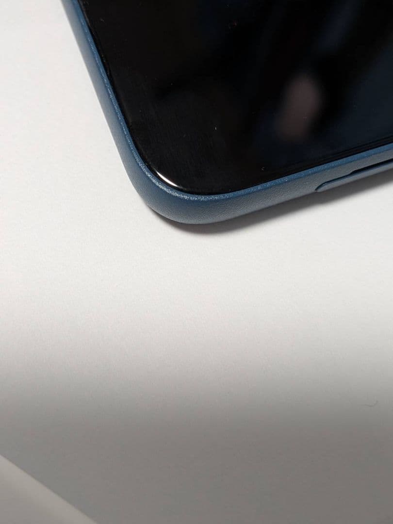 極美品　arrows we2 スマートフォン 本体 ネイビーグリーン