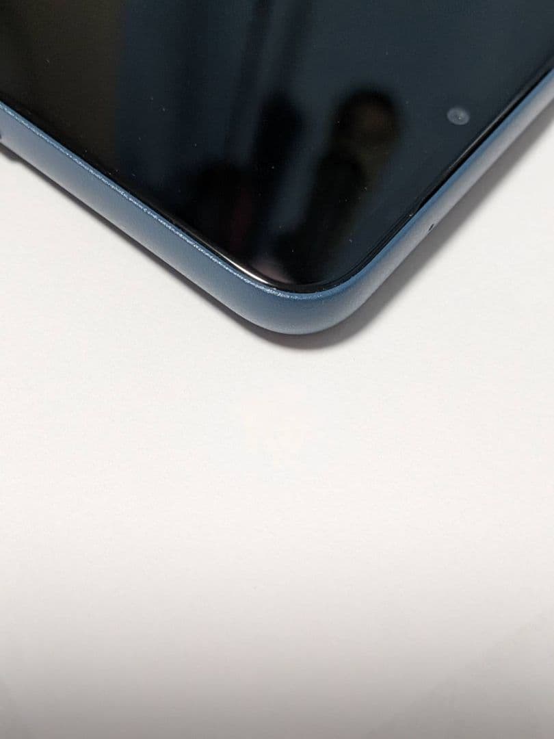 極美品　arrows we2 スマートフォン 本体 ネイビーグリーン