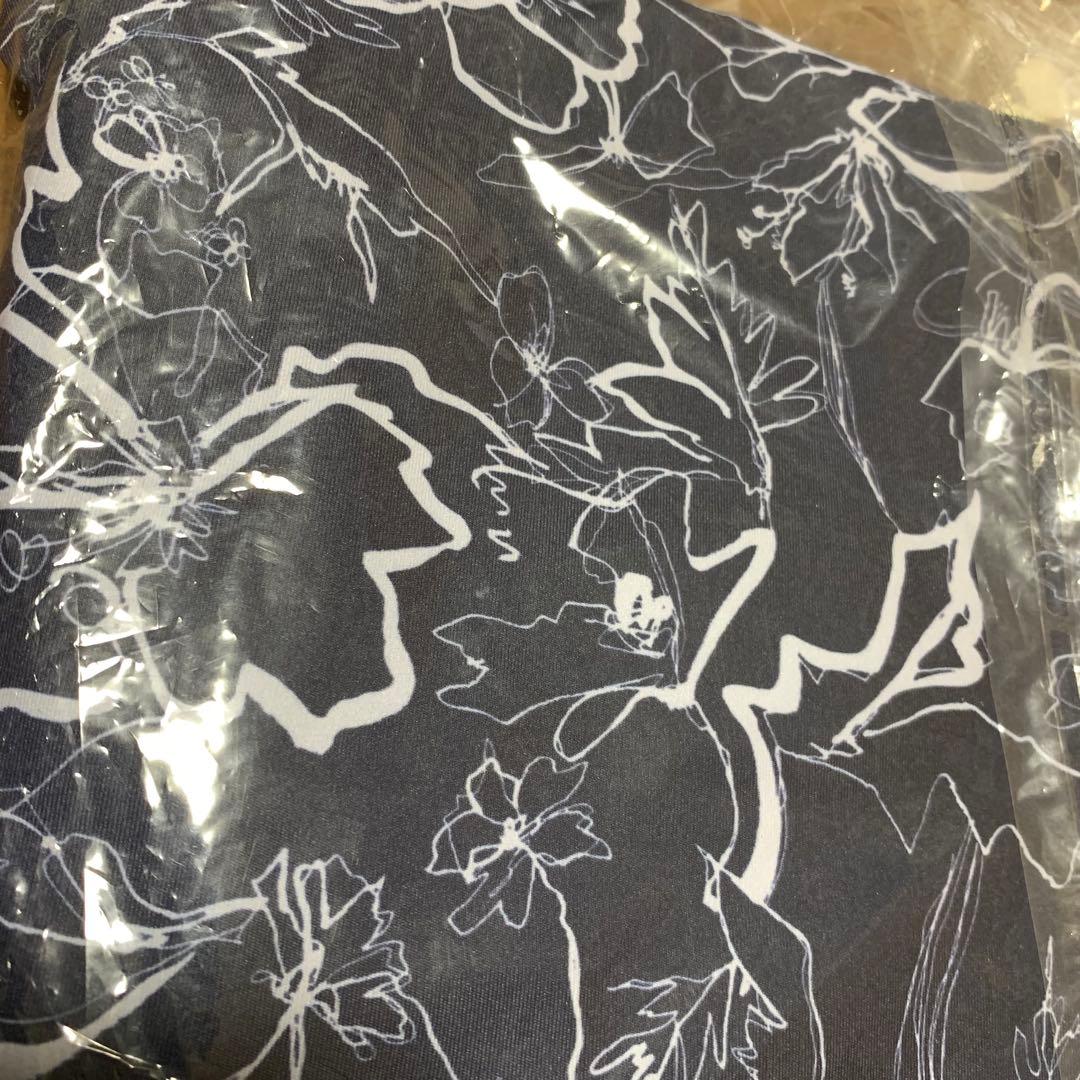 SUKALA Sサイズ カップ付きTシャツ＆レギンスセット　新品タグ付き