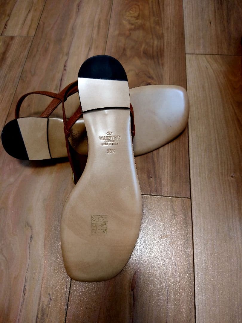 新品 未使用 VALENTINO GARAVANI レザー サンダル イタリア製