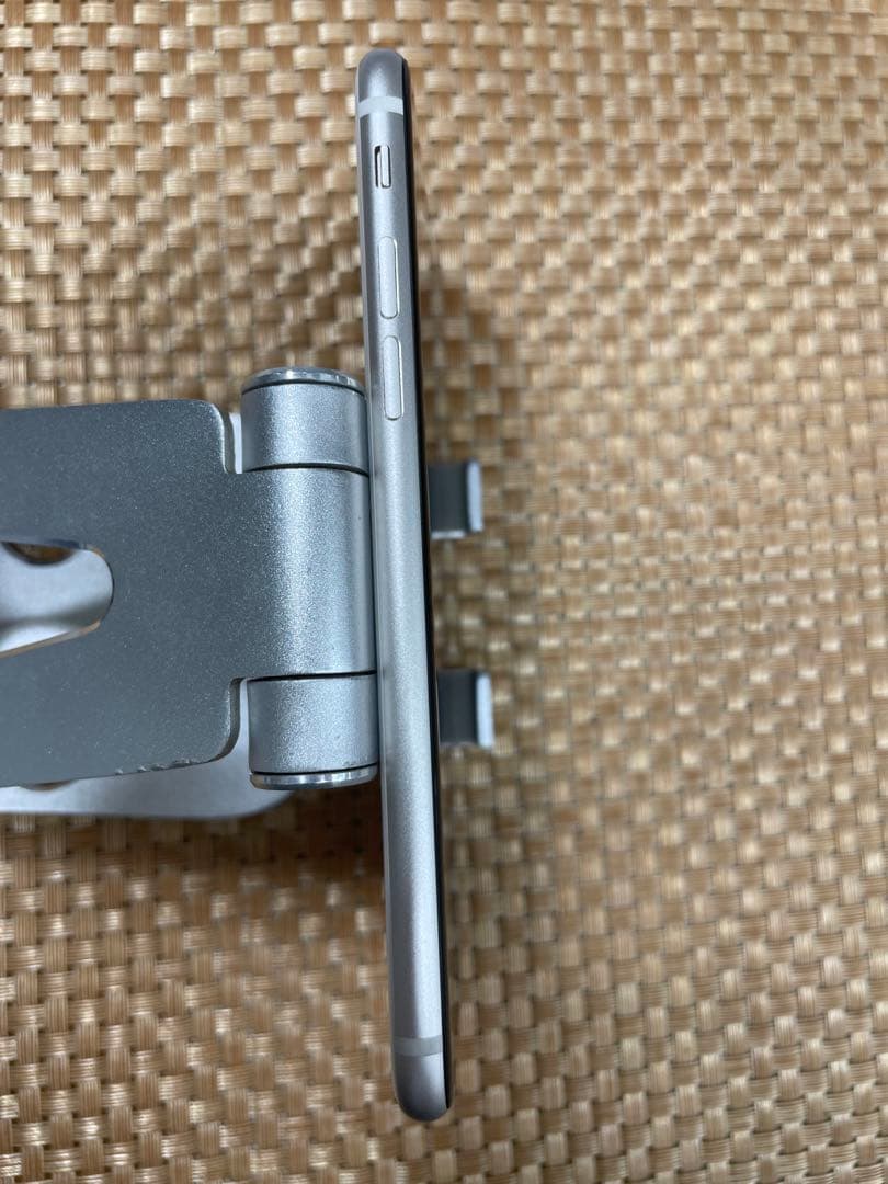 iPhone SE 第3世代 64 GB スターライトSIMフリー【1244】