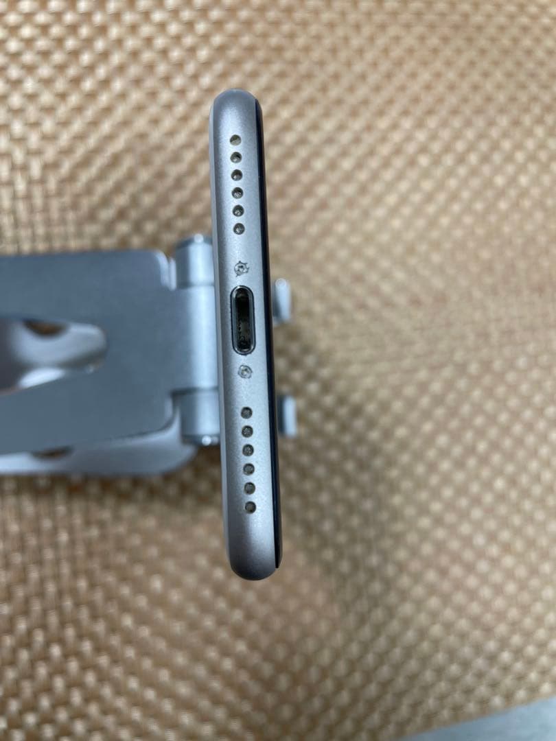 iPhone SE 第3世代 64 GB スターライトSIMフリー【1244】