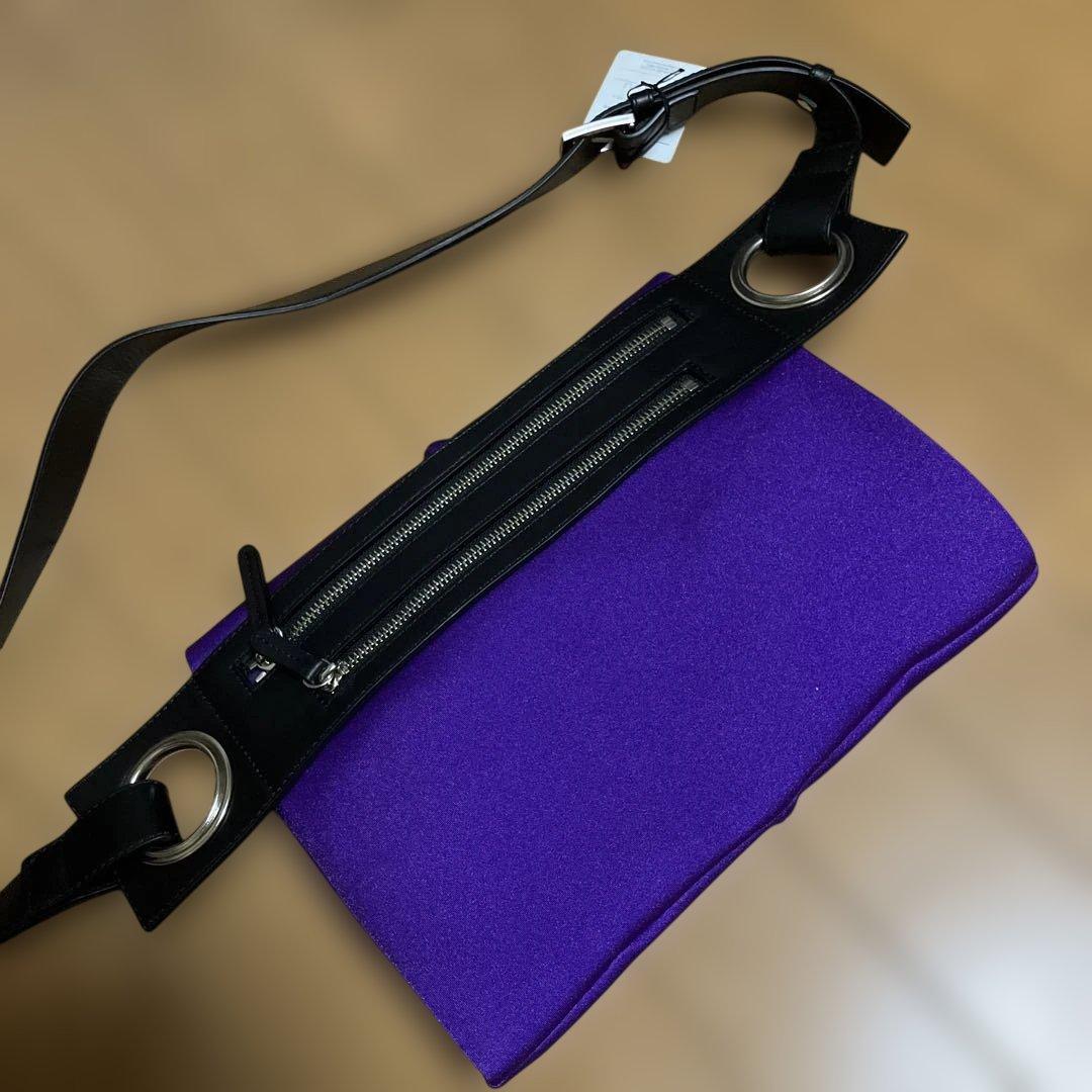 新品、未使用 kawa-kawaハトメボディバッグ