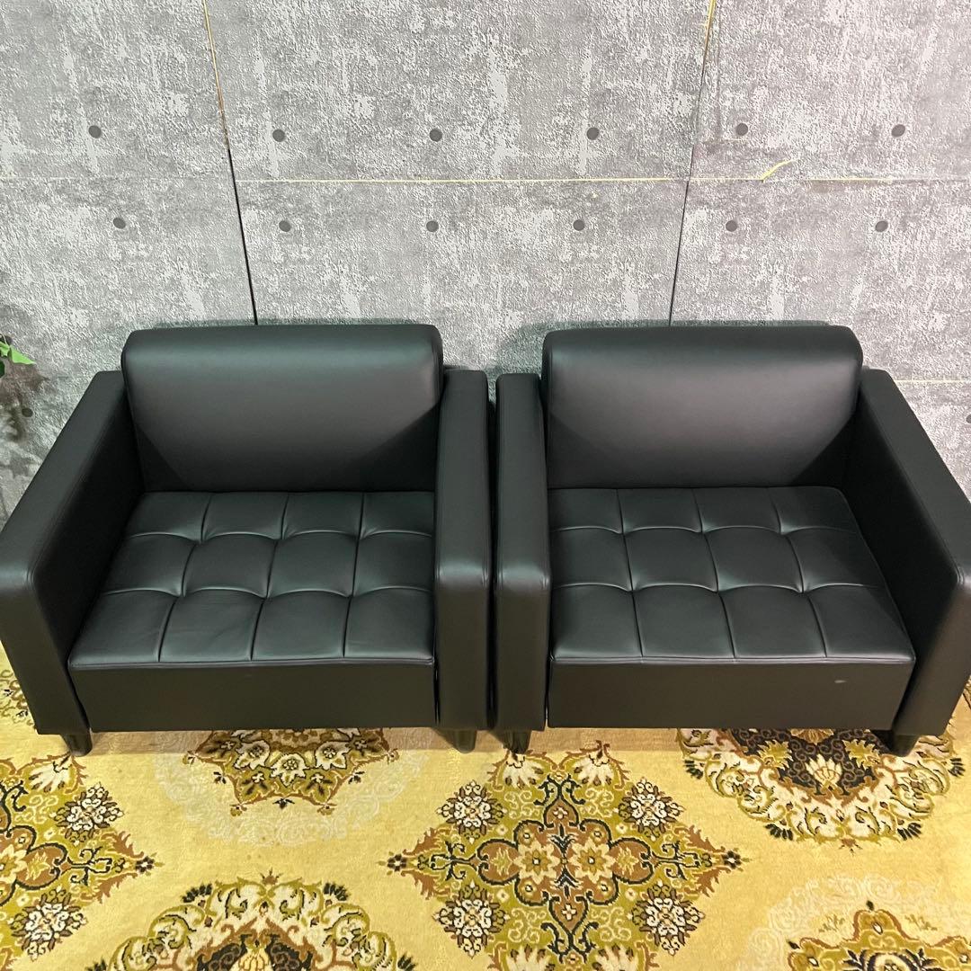 コメント者꧁サンワサプライ꧂ソファ&オットマン&ガラステーブルセット