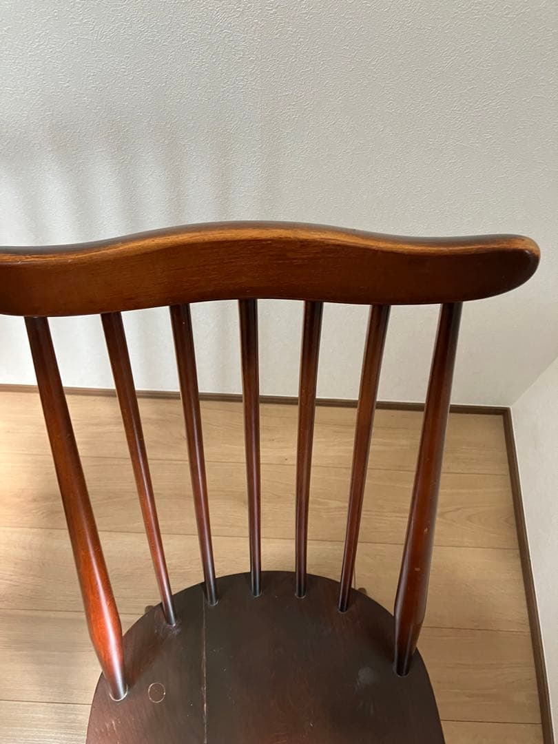 アンティークチェアー