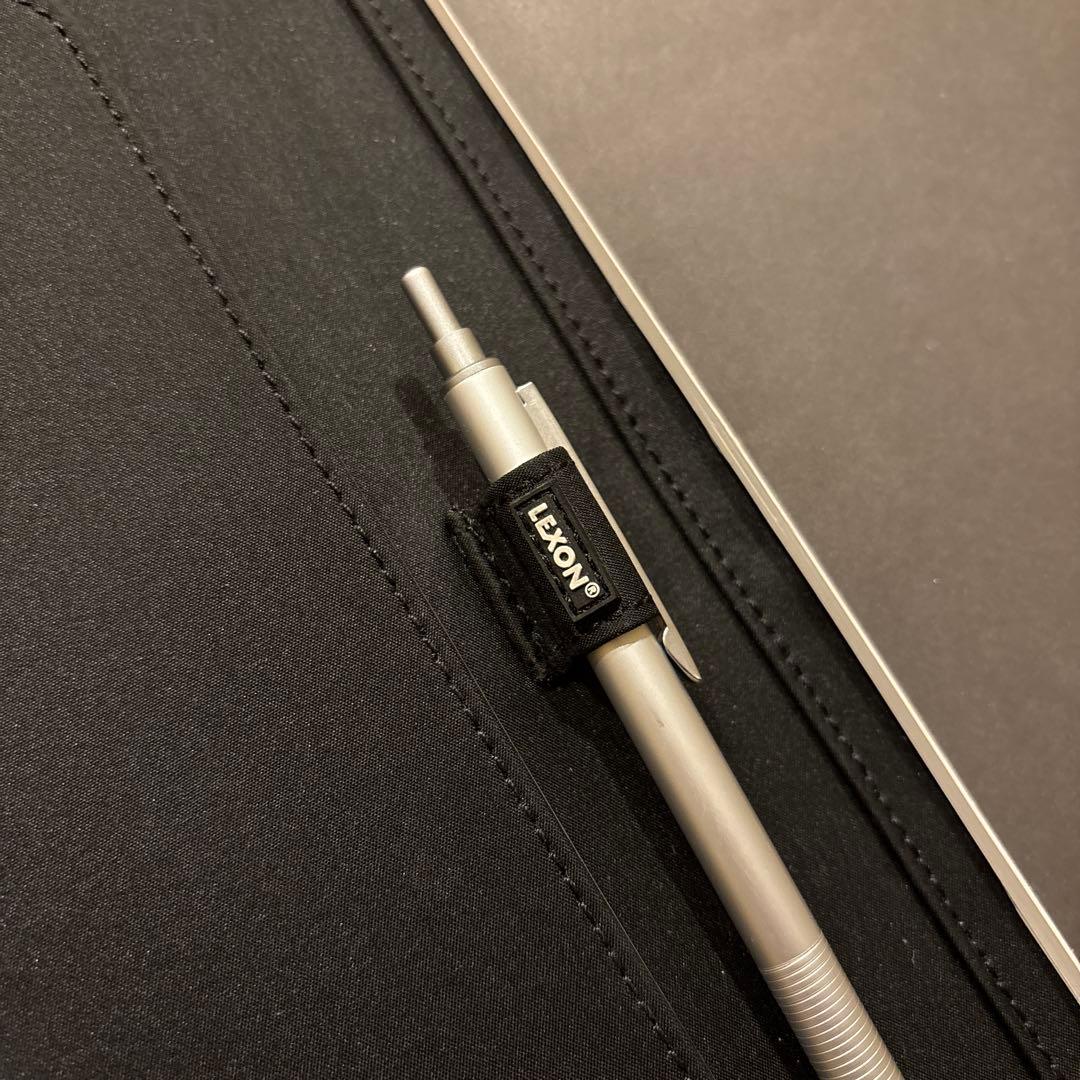 LEXON A4ドキュメントホルダー、ボールペン、A4サイズメモ帳付き