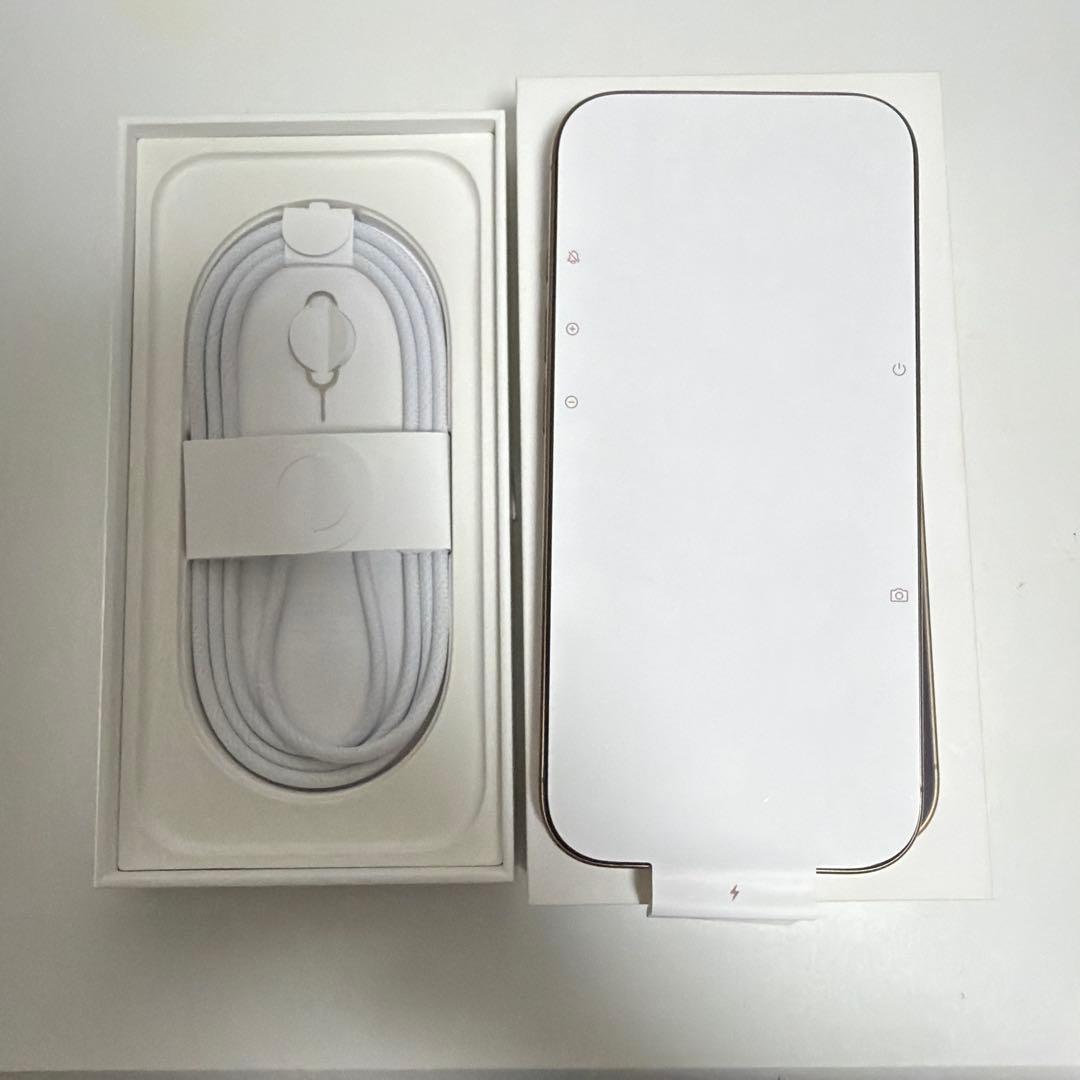 Apple iPhone 16 Pro デザートチタニウム 本体